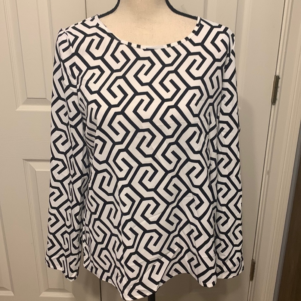 Emery Rose Geometric Blouse